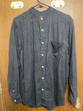 Linen Button-Front Band Collar Shirt in washed Black